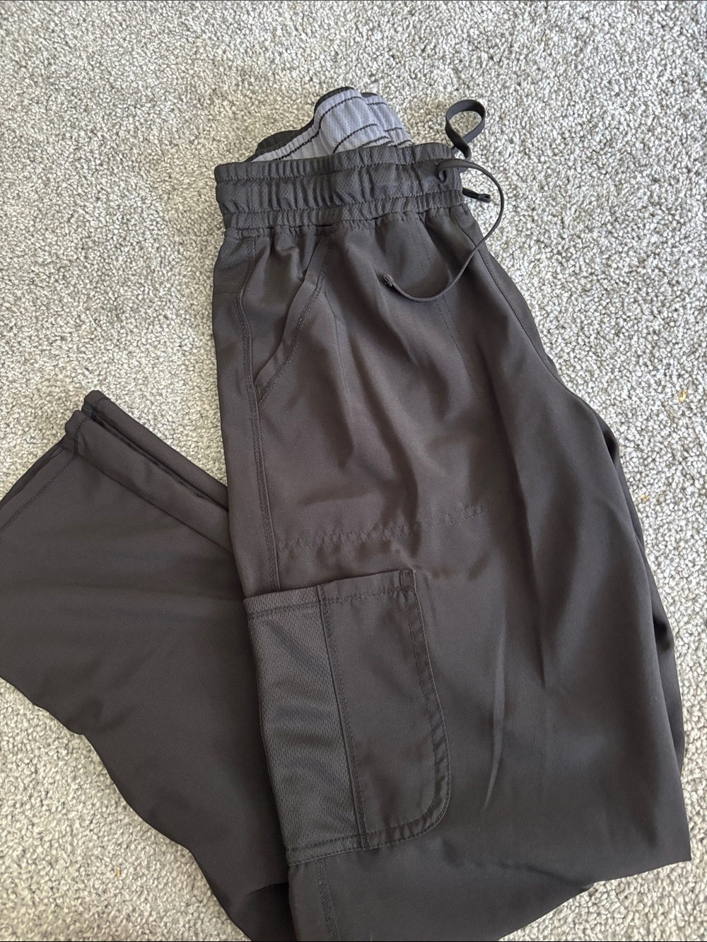 Women’s scrub bottoms- black.